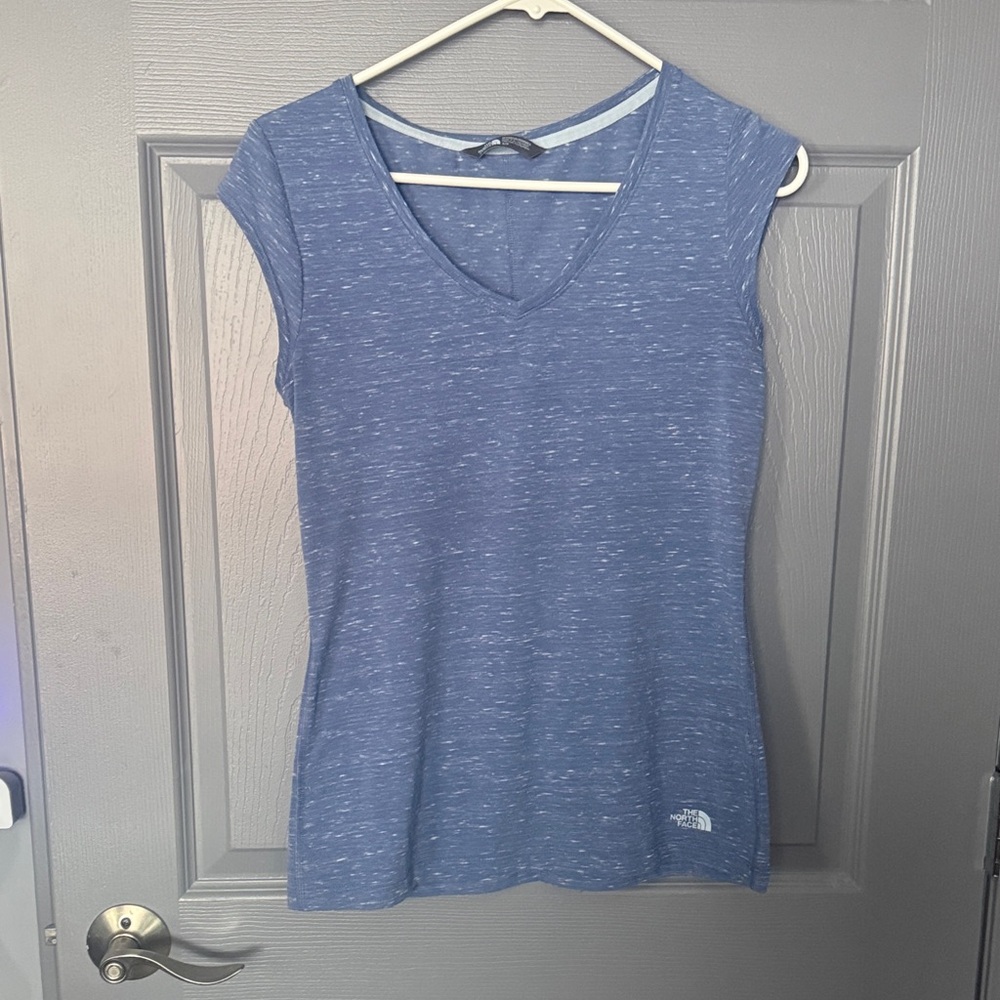 The North Face Blue Heather V-Neck Tee
Loc 4D